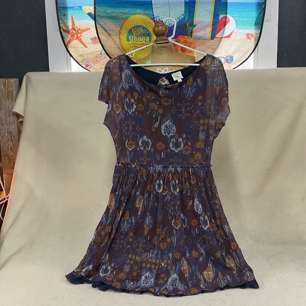 EUC Woman’s short sleeve lined dress